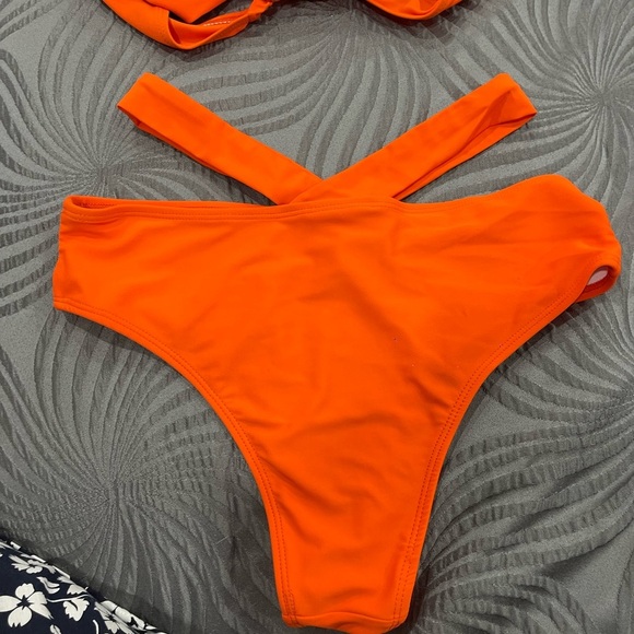 Orange bikini never worn size medium - Picture 3 of 6